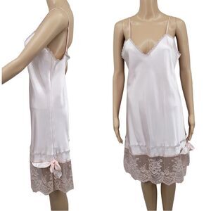 Chic Lace-Trimmed Midi Dress in Soft Pink